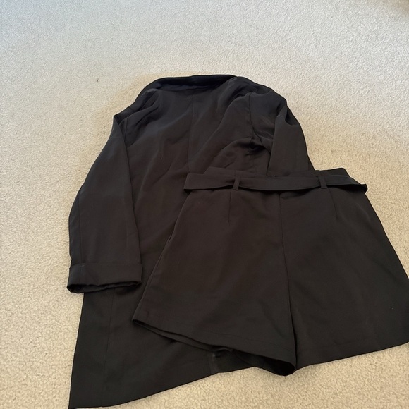 Fashion Nova In the Mood for Cash Blazer Set in black - Picture 5 of 6